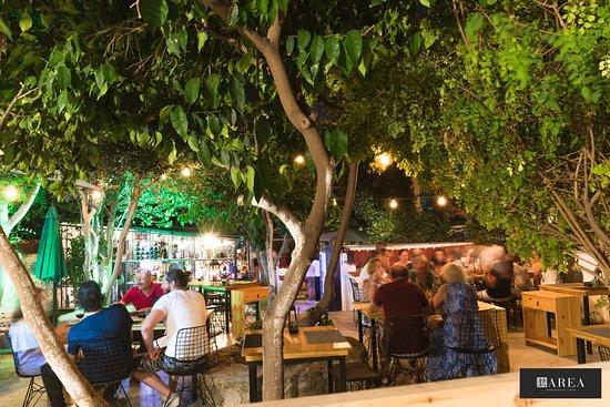 Parea Restaurant & Bar